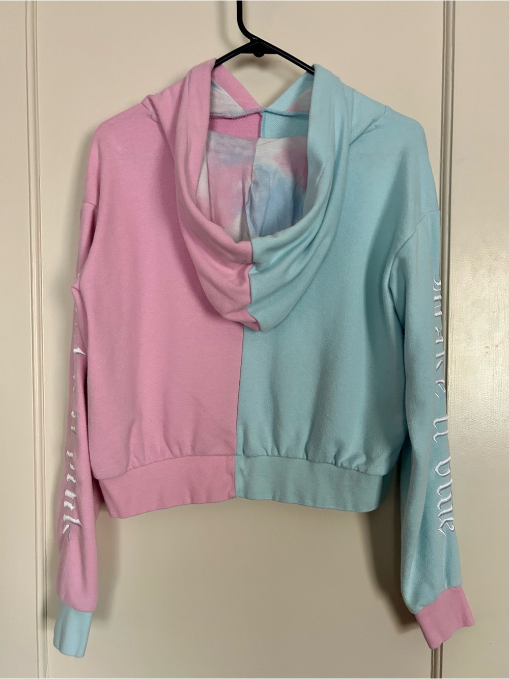 Loungefly & Disney Sleeping Beauty Dual-Tone Hoodie - Light Blue & Pink - Picture 8 of 10
